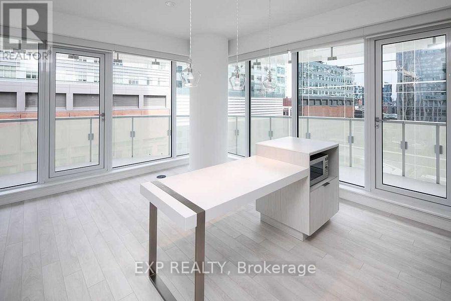 2205 - 197 Yonge Street, Toronto, Ontario M5B 1M4 - Photo 8 - C12754122