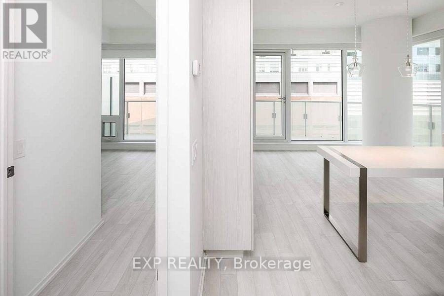 2205 - 197 Yonge Street, Toronto, Ontario M5B 1M4 - Photo 9 - C12754122