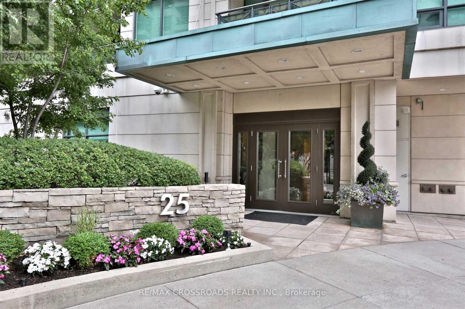 211 - 25 Scrivener Square, Toronto, Ontario M4W 3Y6 - Photo 2 - C12754162