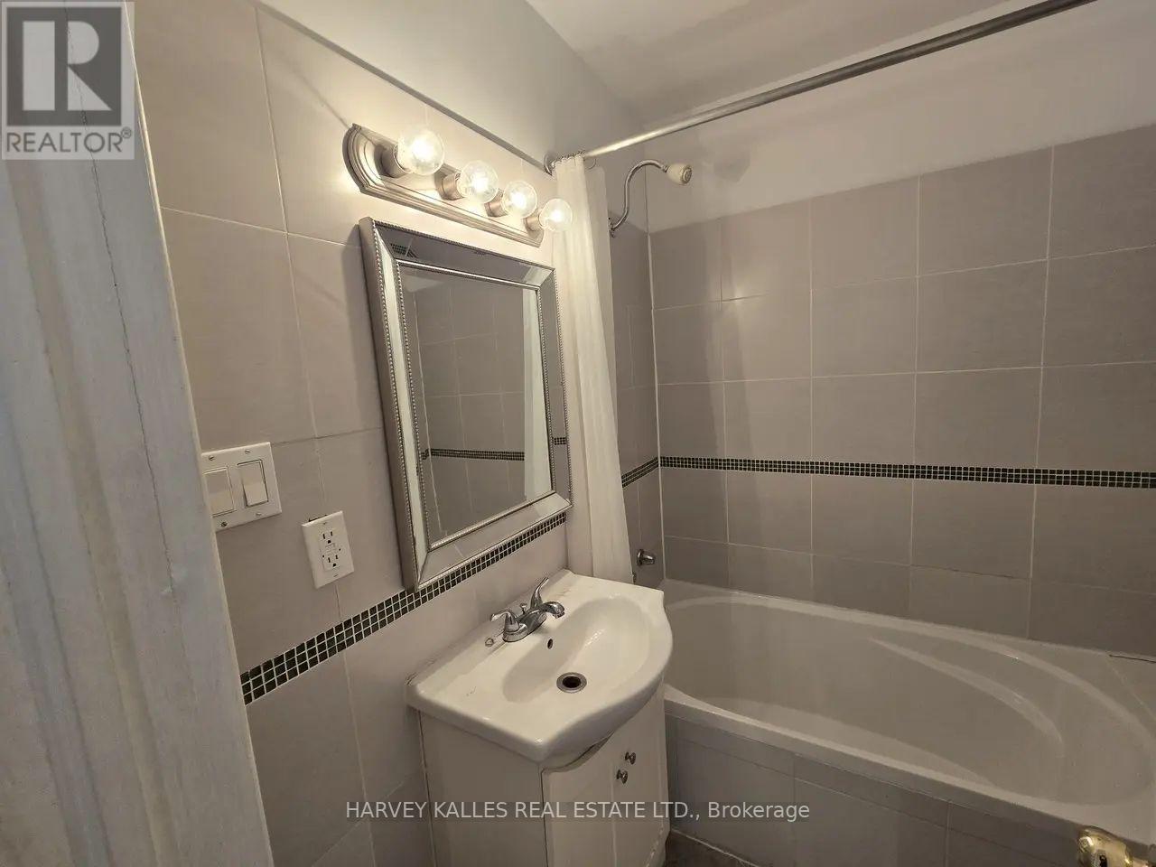 Main - 19 Rogers Road, Toronto, Ontario  M6E 1N5 - Photo 15 - C12754172