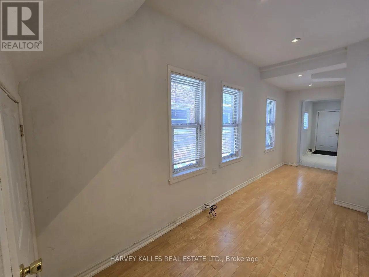 Main - 19 Rogers Road, Toronto, Ontario  M6E 1N5 - Photo 3 - C12754172