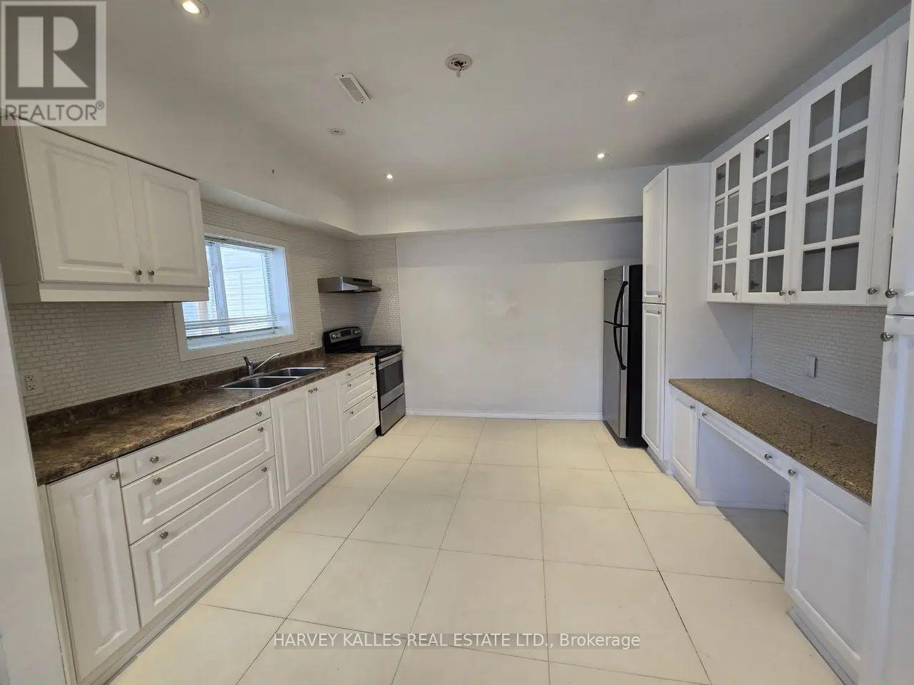 Main - 19 Rogers Road, Toronto, Ontario  M6E 1N5 - Photo 7 - C12754172