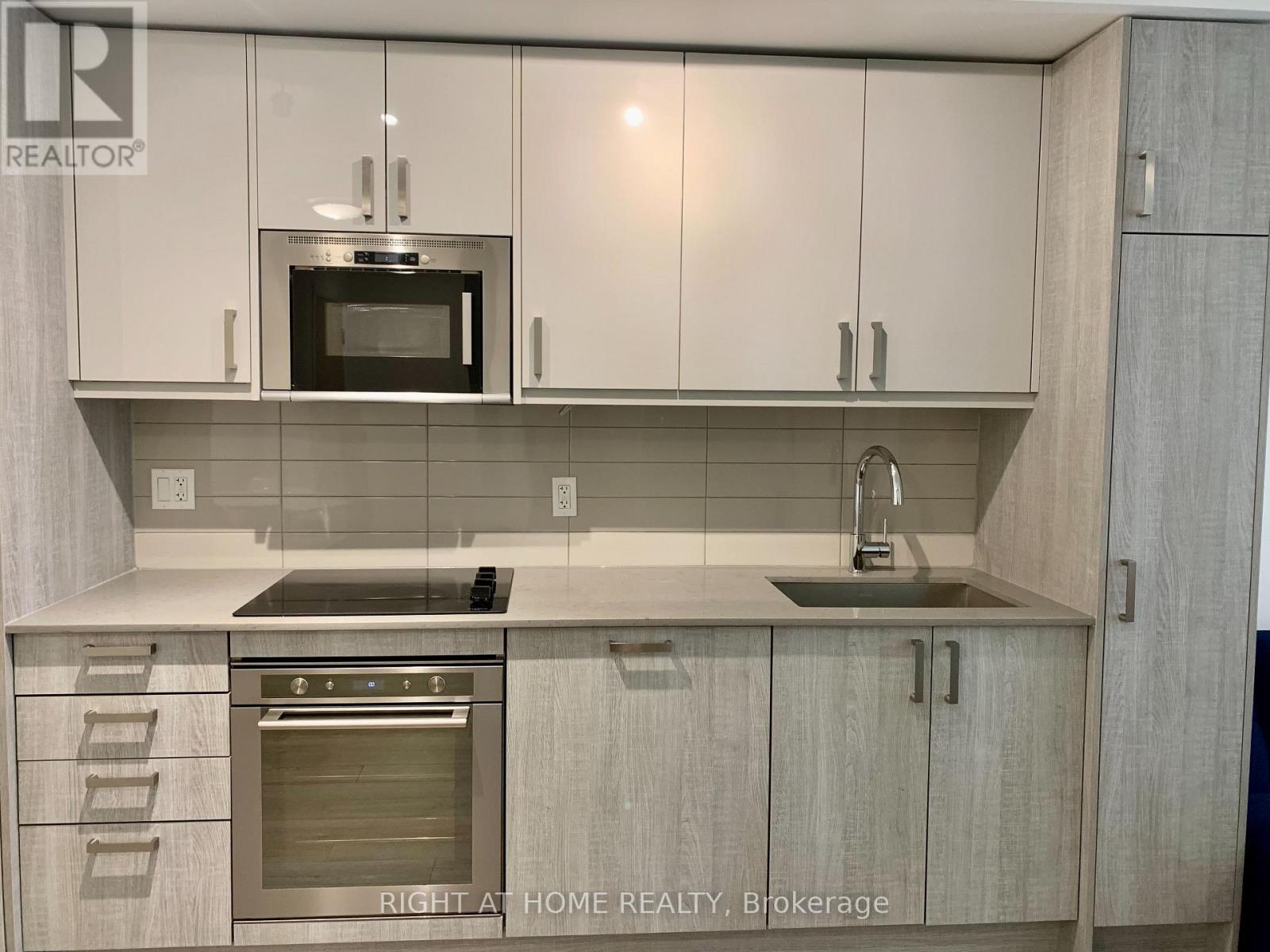 77 MUTUAL STREET, Toronto, Ontario