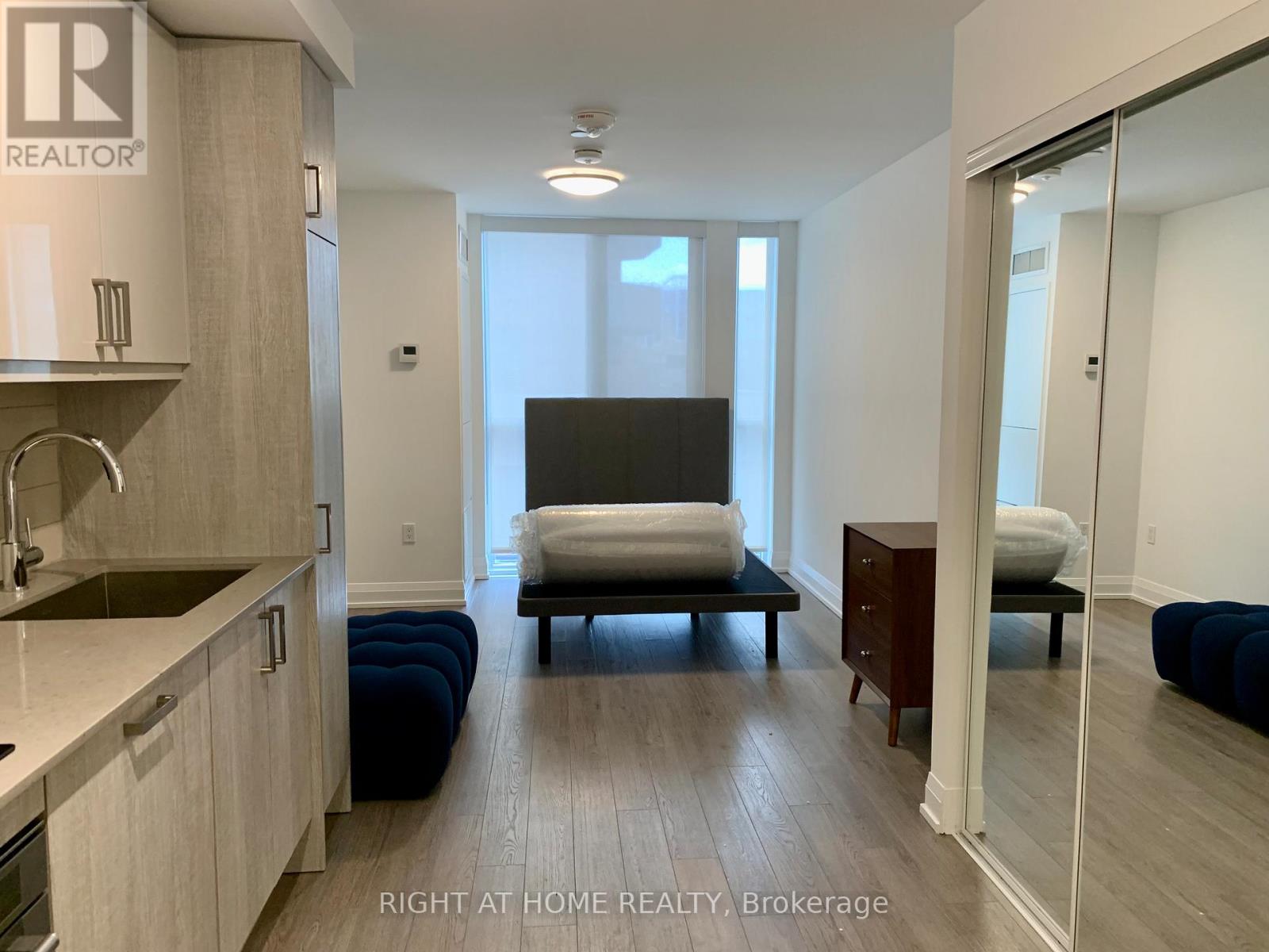 77 Mutual Street, Toronto, Ontario  M5B 0B9 - Photo 2 - C12754216