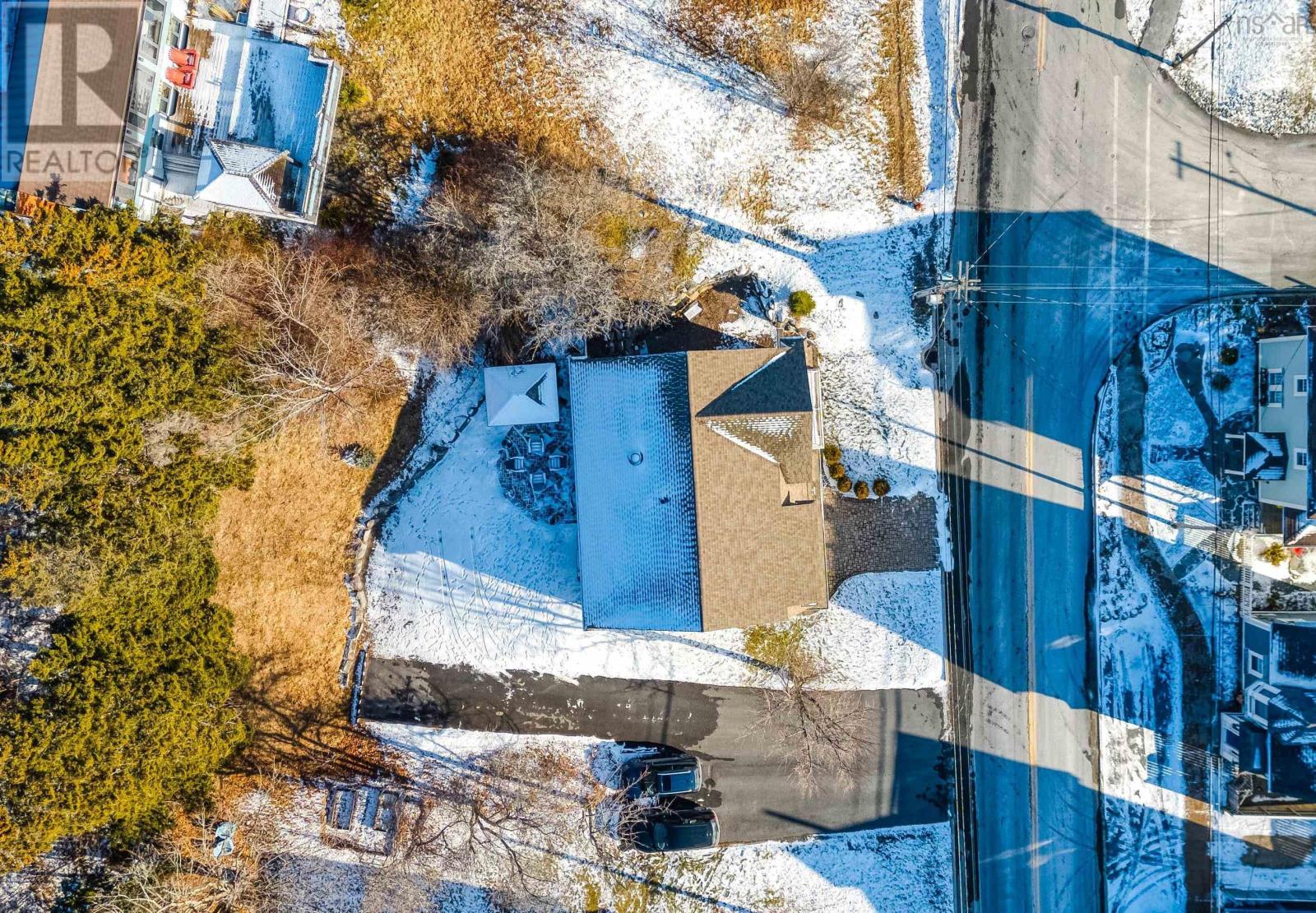 243 Pelham Street, Lunenburg, Nova Scotia  B0J 2C0 - Photo 11 - 202529467