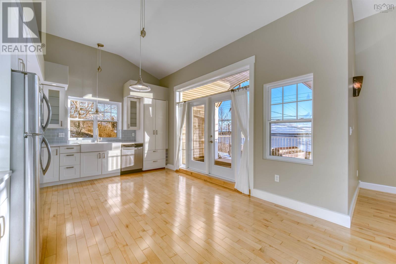 243 Pelham Street, Lunenburg, Nova Scotia  B0J 2C0 - Photo 31 - 202529467