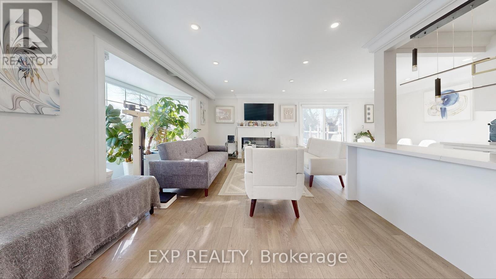 12 Bonnechere Crescent, Toronto, Ontario  M1K 4Y8 - Photo 5 - E12754182