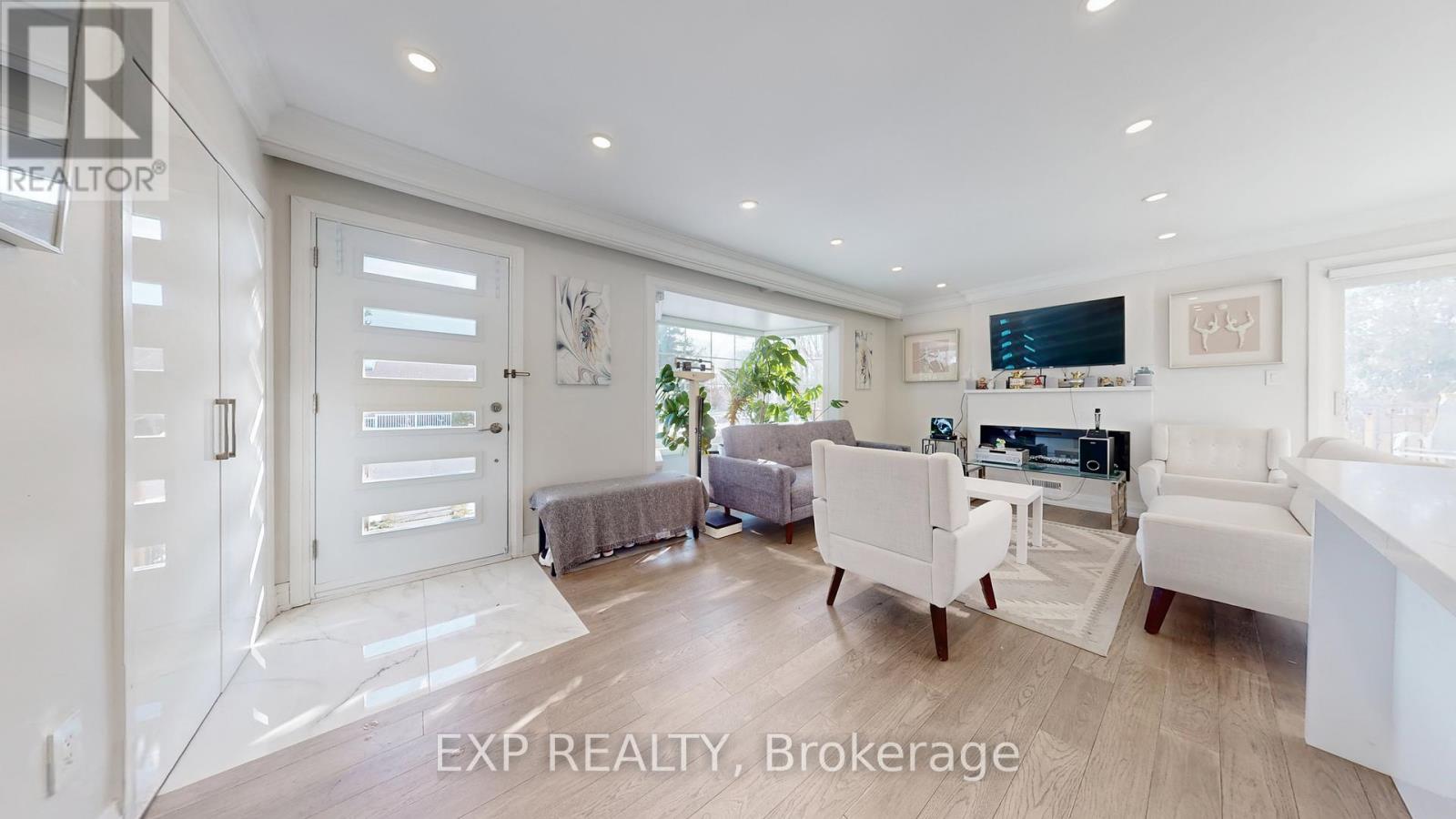 12 Bonnechere Crescent, Toronto, Ontario  M1K 4Y8 - Photo 6 - E12754182