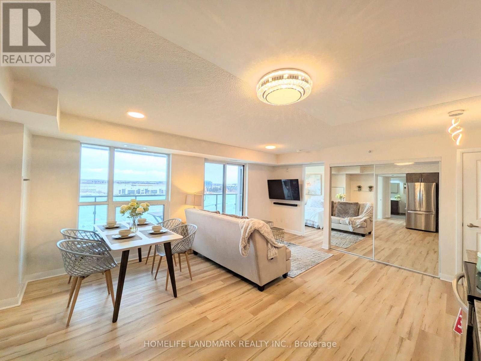 718 - 75 Norman Bethune Avenue, Richmond Hill, Ontario  L4B 0B6 - Photo 4 - N12754142