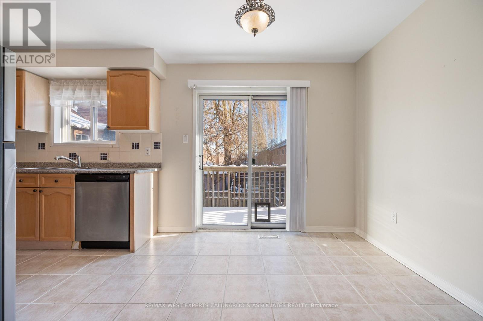 140 Parktree Drive, Vaughan, Ontario  L6A 2R3 - Photo 5 - N12754200