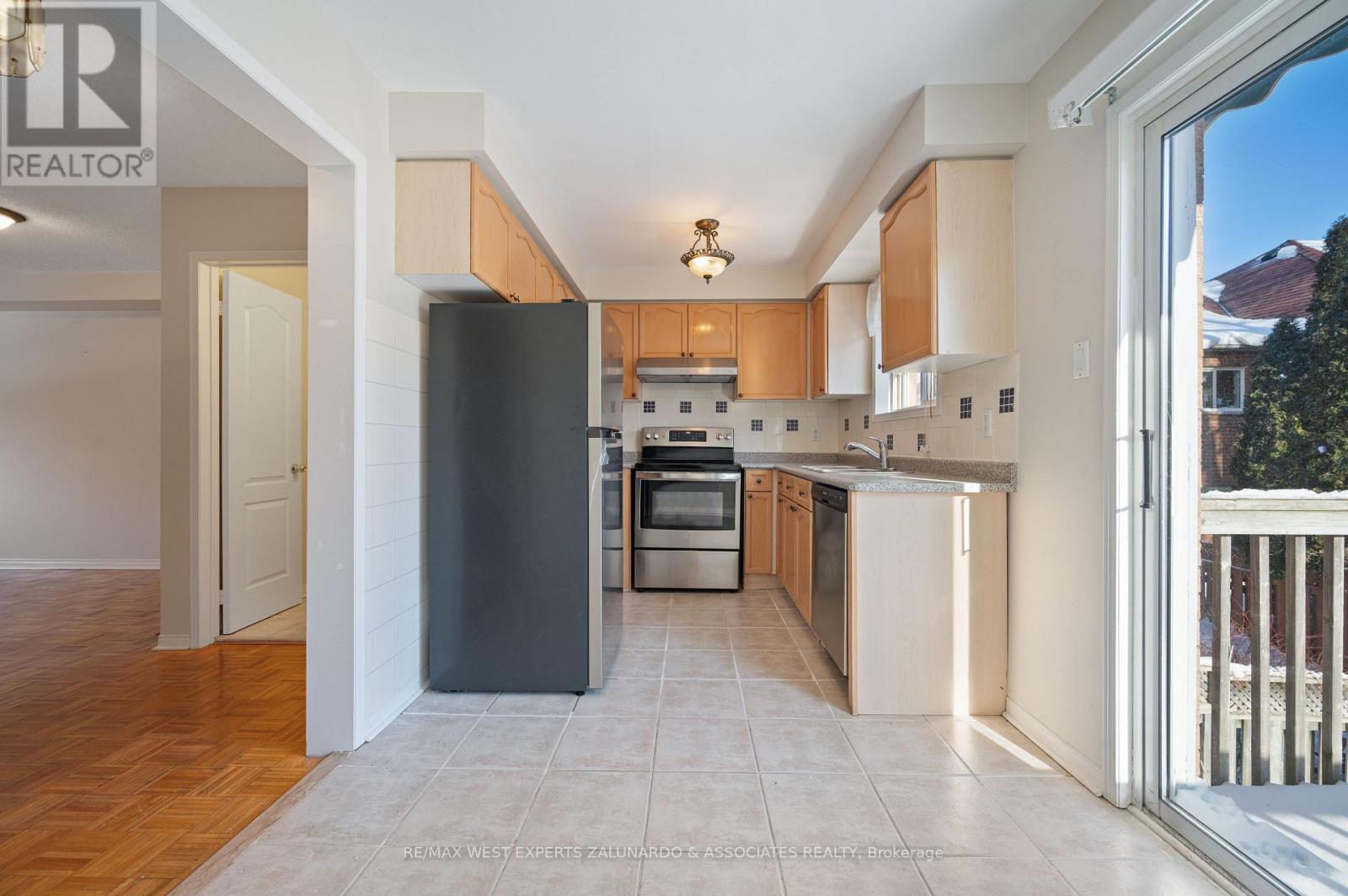 140 Parktree Drive, Vaughan, Ontario  L6A 2R3 - Photo 7 - N12754200