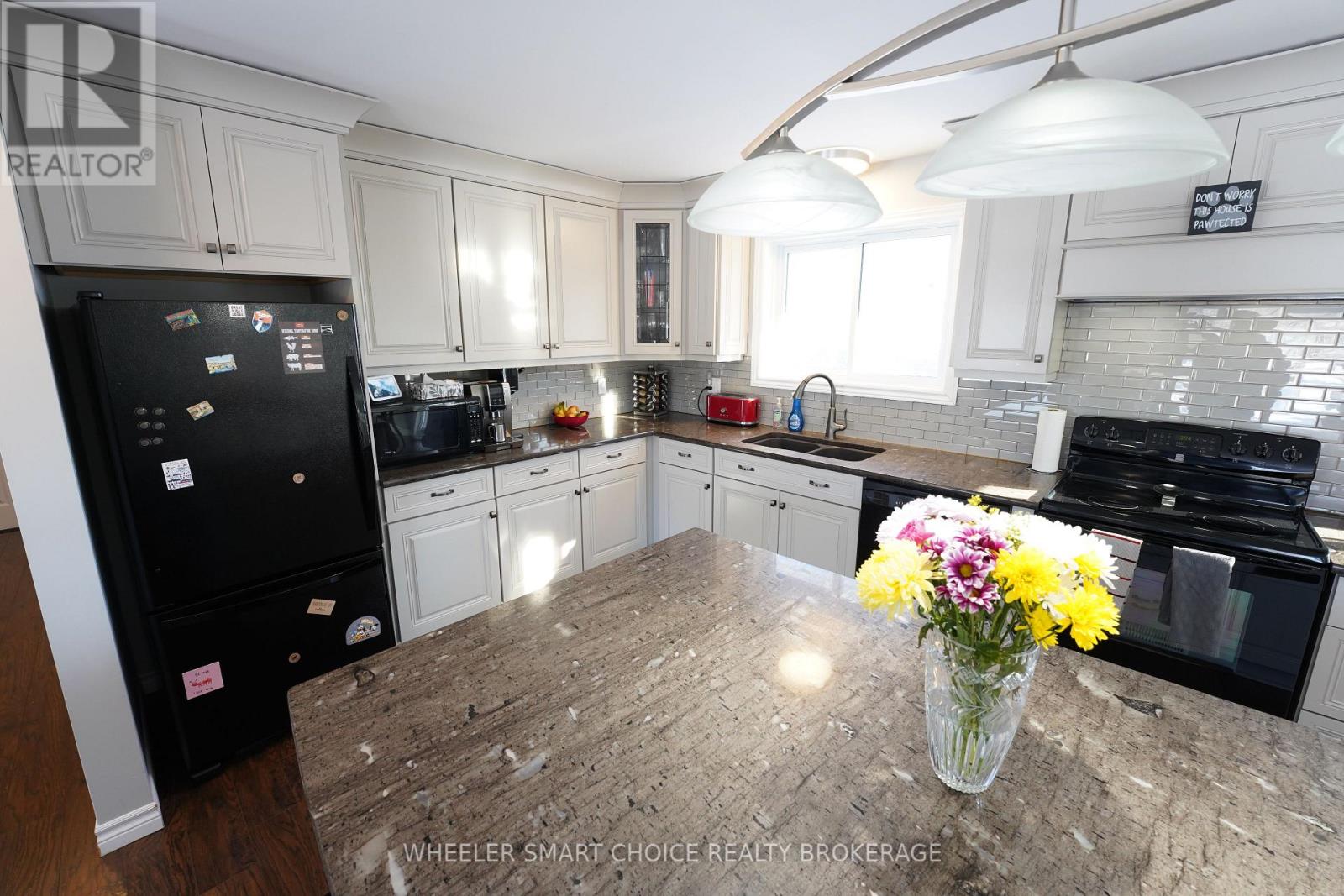 17438 County Rd 18 Road E, South Stormont, Ontario  K0C 2A0 - Photo 13 - X12754354