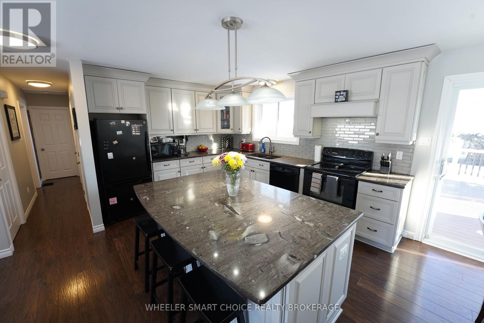 17438 County Rd 18 Road E, South Stormont, Ontario  K0C 2A0 - Photo 6 - X12754354