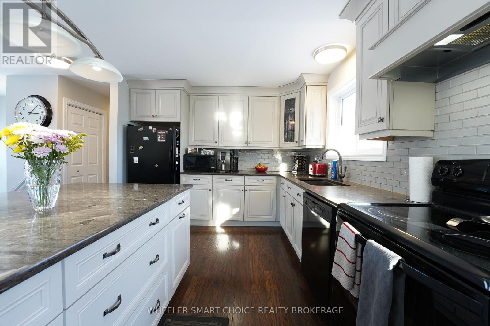 17438 County Rd 18 Road E, South Stormont, Ontario  K0C 2A0 - Photo 9 - X12754354