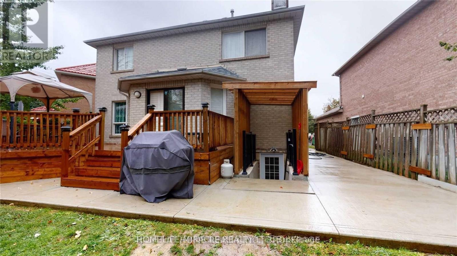 81 Ready Court, Brampton, Ontario  L6Y 4T4 - Photo 11 - W12754108