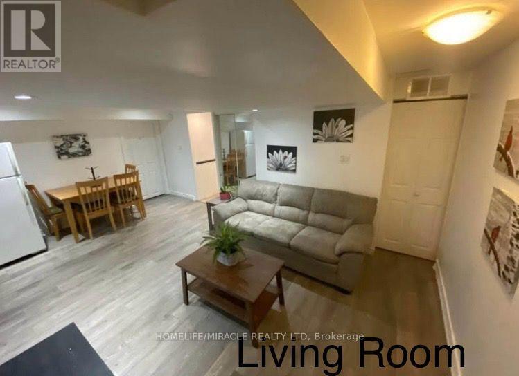 81 Ready Court, Brampton, Ontario  L6Y 4T4 - Photo 2 - W12754108