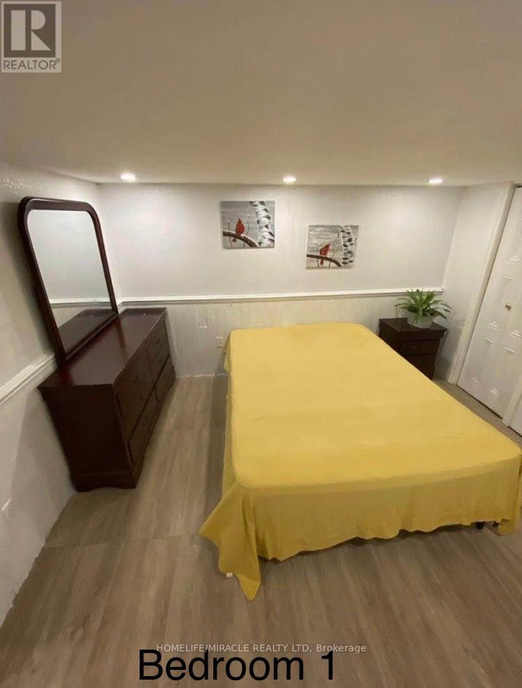 81 Ready Court, Brampton, Ontario  L6Y 4T4 - Photo 3 - W12754108