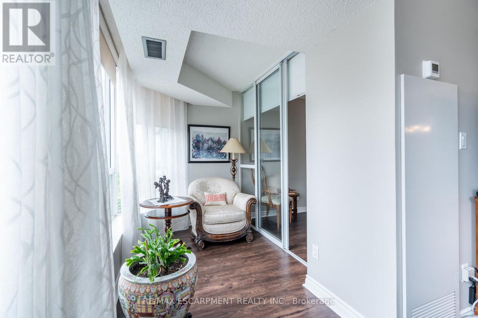 1203 - 1276 Maple Crossing Boulevard, Burlington, Ontario L7S 2J9 - Photo 21 - W12754140