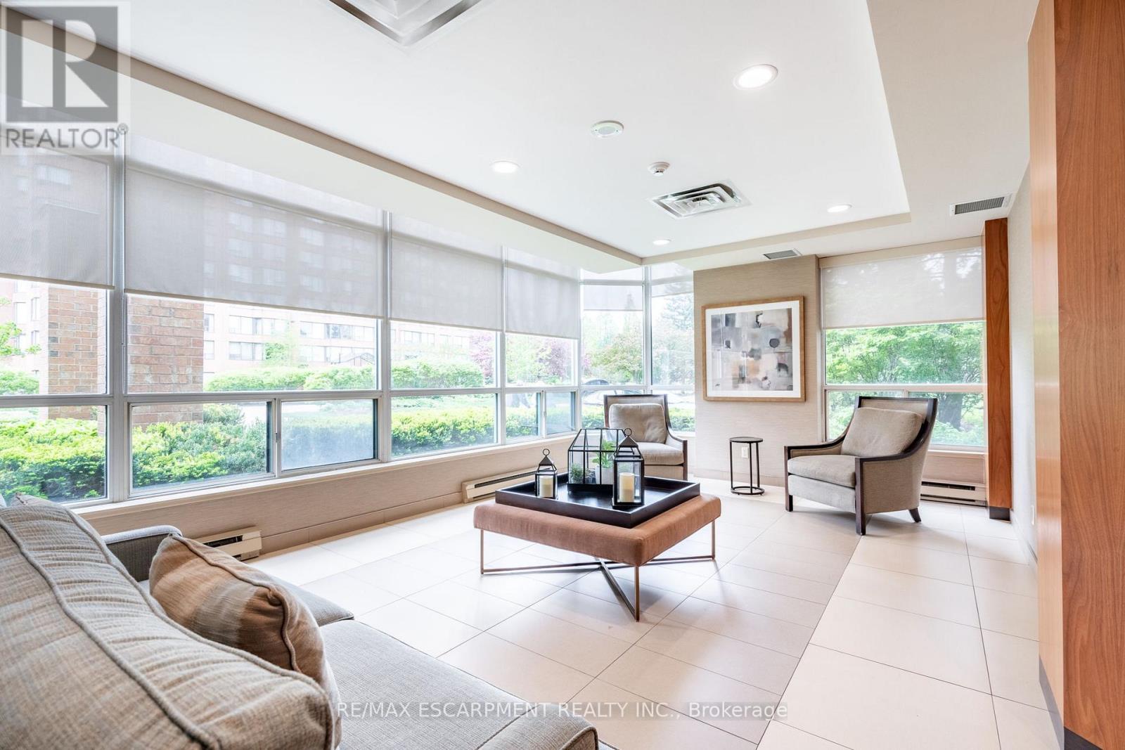 1203 - 1276 Maple Crossing Boulevard, Burlington, Ontario L7S 2J9 - Photo 5 - W12754140