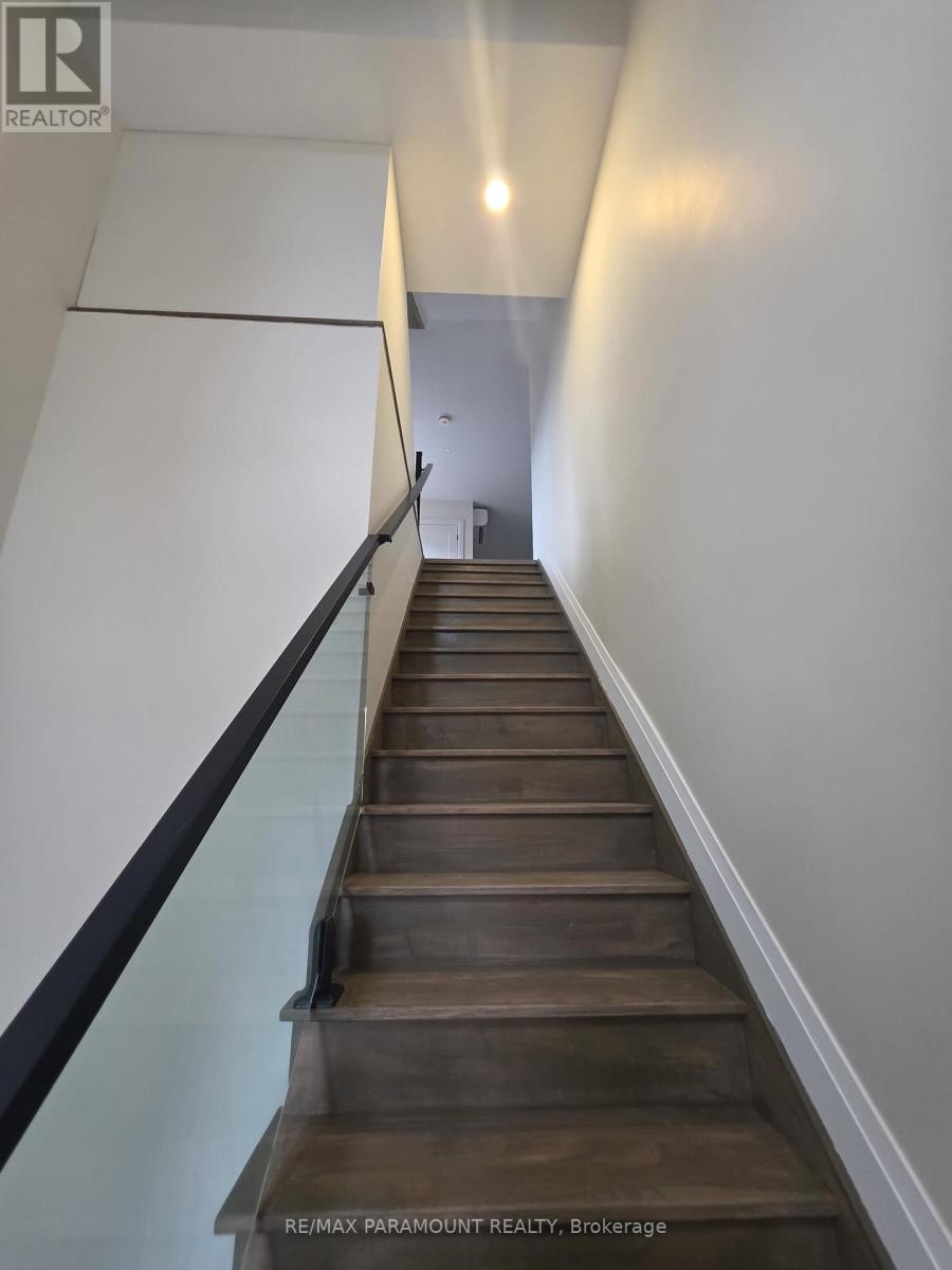 2 - 136 High Park Avenue, Toronto (High Park North), Ontario  M6P 2S4 - Photo 9 - W12754190