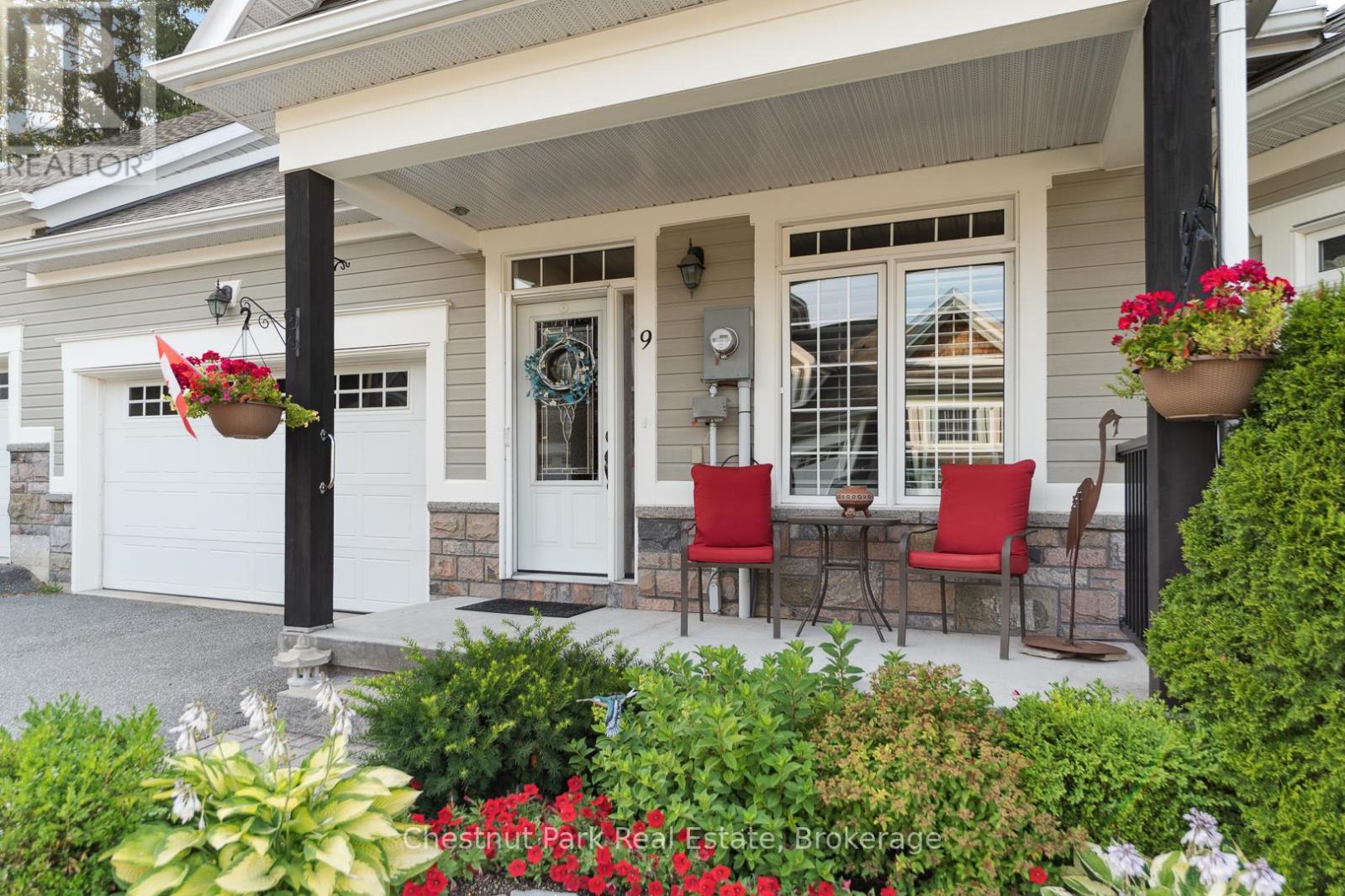 9 Stormont Court, Bracebridge, Ontario  P1L 0B7 - Photo 2 - X12754258