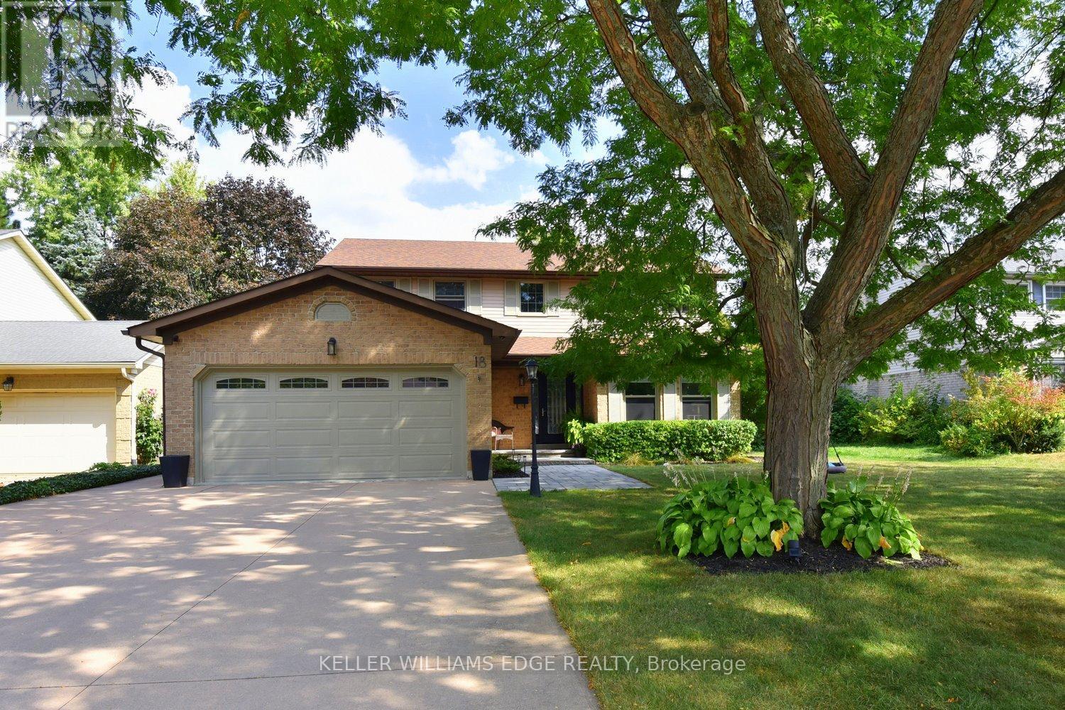 18 CHARTERHOUSE CRESCENT, Hamilton, Ontario