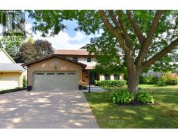 18 CHARTERHOUSE CRESCENT, Hamilton, Ontario