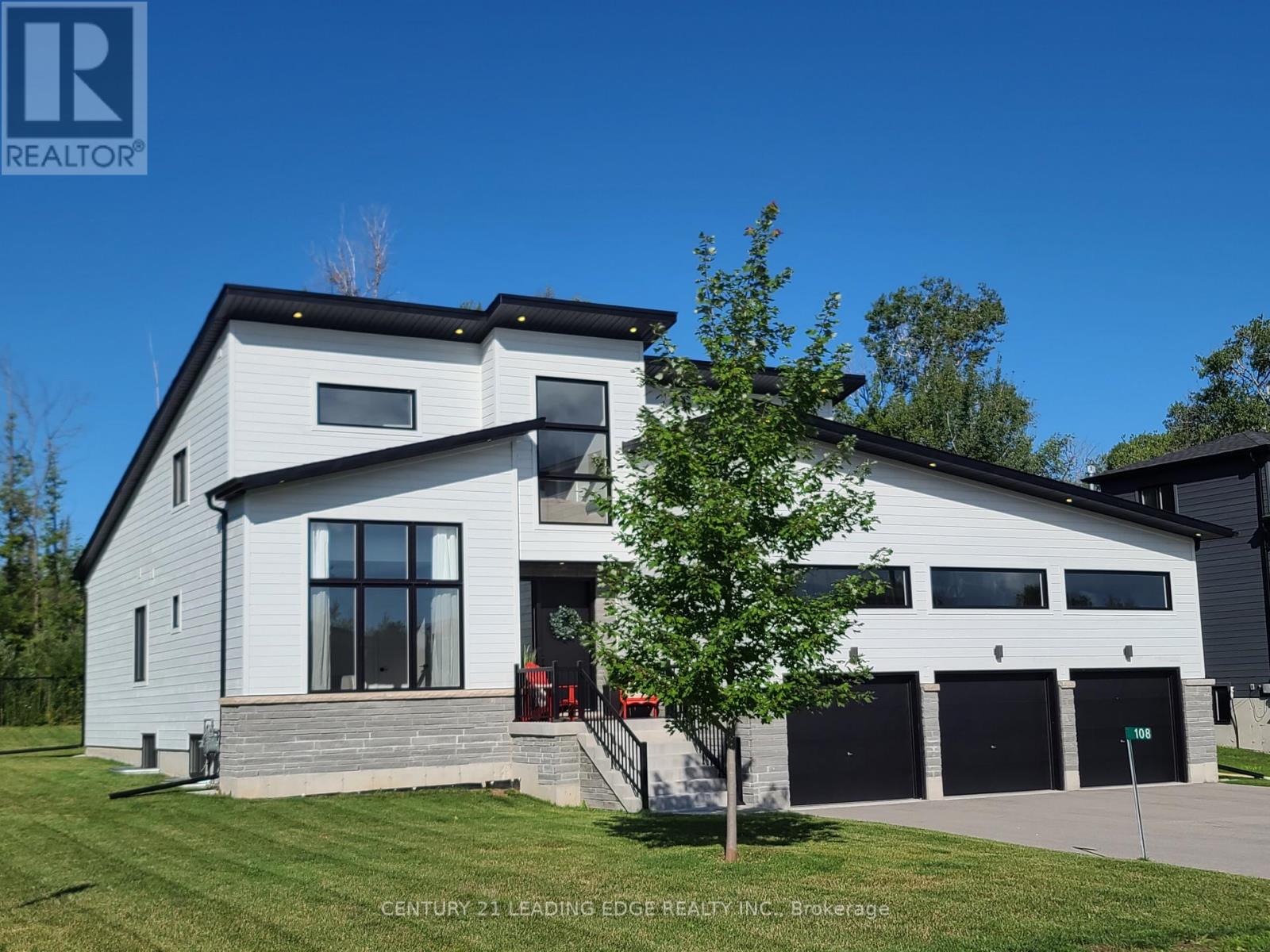 108 Goldie Court, Blue Mountains, Ontario  N0H 1J0 - Photo 2 - X12754196