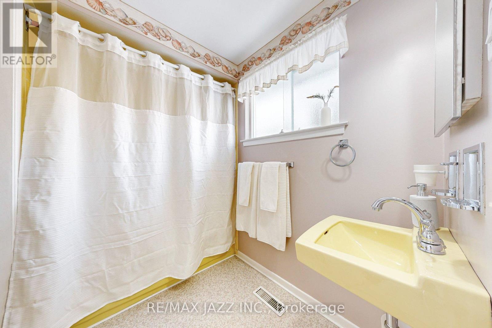 5 Dingley Court, Ajax, Ontario  L1S 6B5 - Photo 20 - E12754430