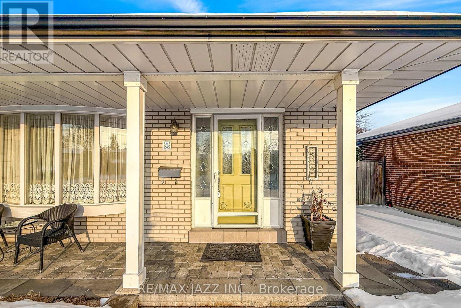 5 Dingley Court, Ajax, Ontario  L1S 6B5 - Photo 4 - E12754430