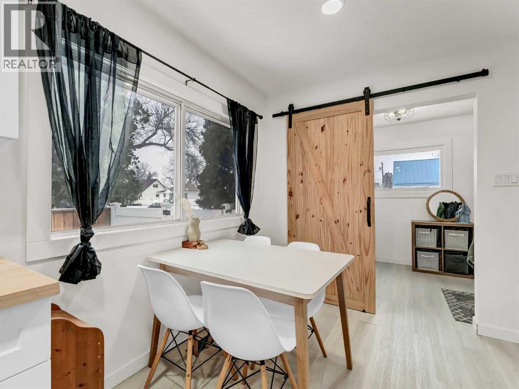 27 11 Street Sw, Medicine Hat, Alberta  T1A 4R9 - Photo 10 - A2282176