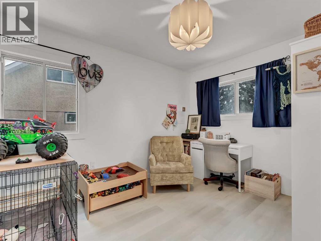 27 11 Street Sw, Medicine Hat, Alberta  T1A 4R9 - Photo 17 - A2282176