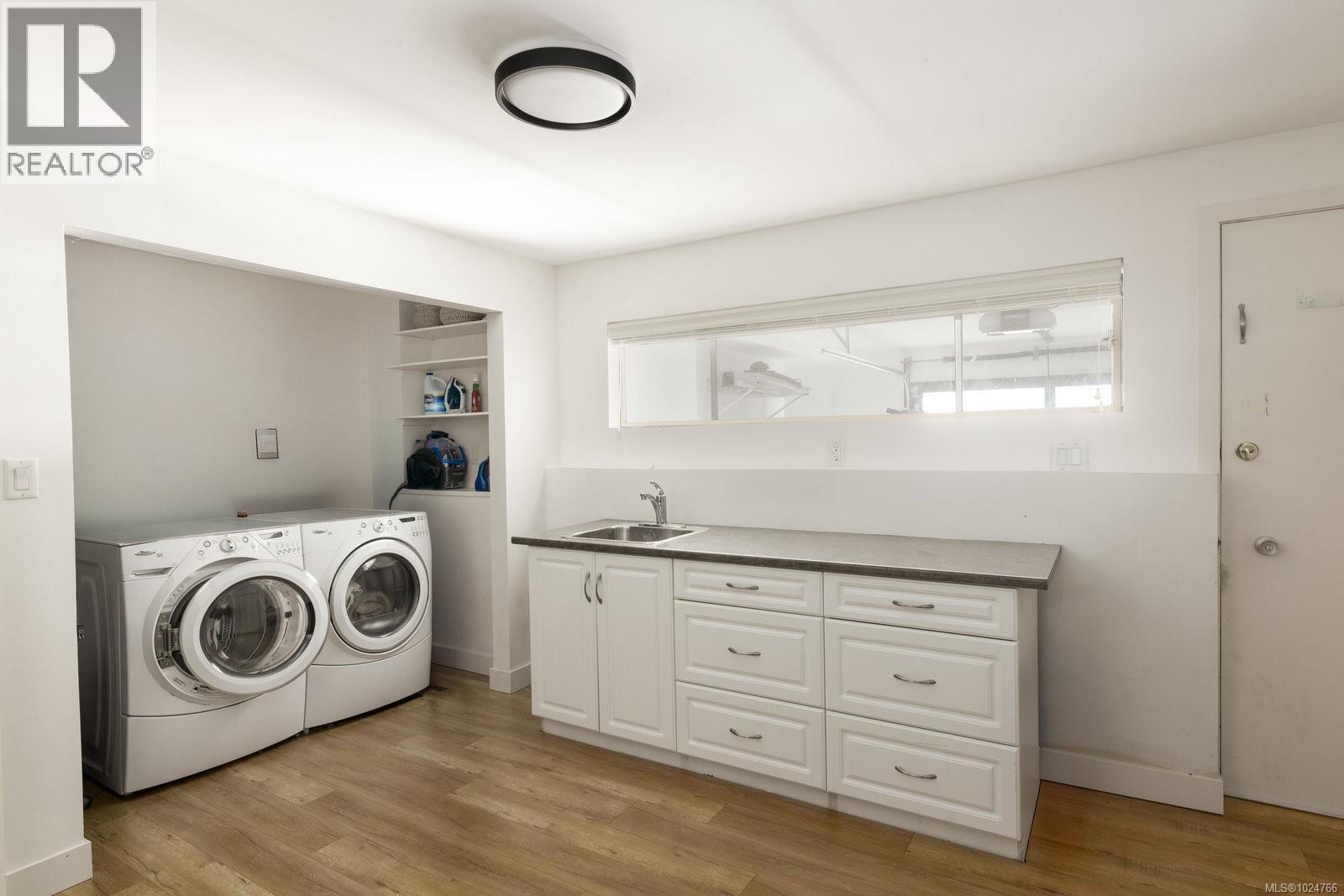 11321 Chalet Rd, North Saanich, British Columbia  V8L 5M1 - Photo 31 - 1024766