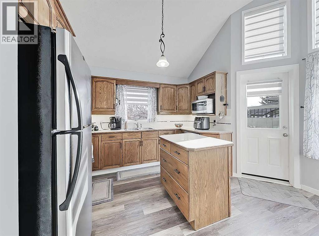 9 Hunters Mews, Okotoks, Alberta  T1S 1M2 - Photo 3 - A2282625