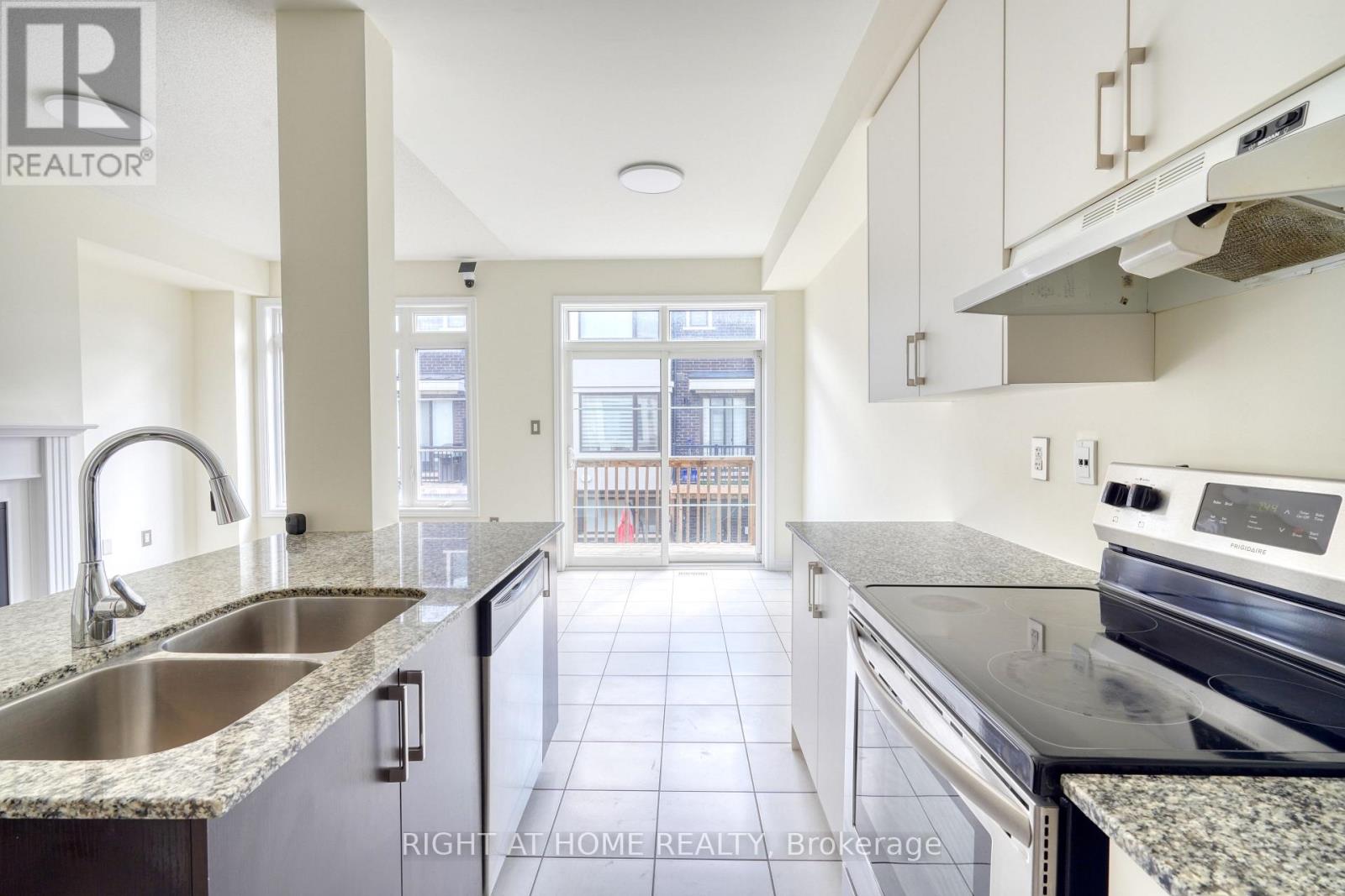 53 Sandwell Street, Vaughan, Ontario  L4H 4R2 - Photo 12 - N12753132