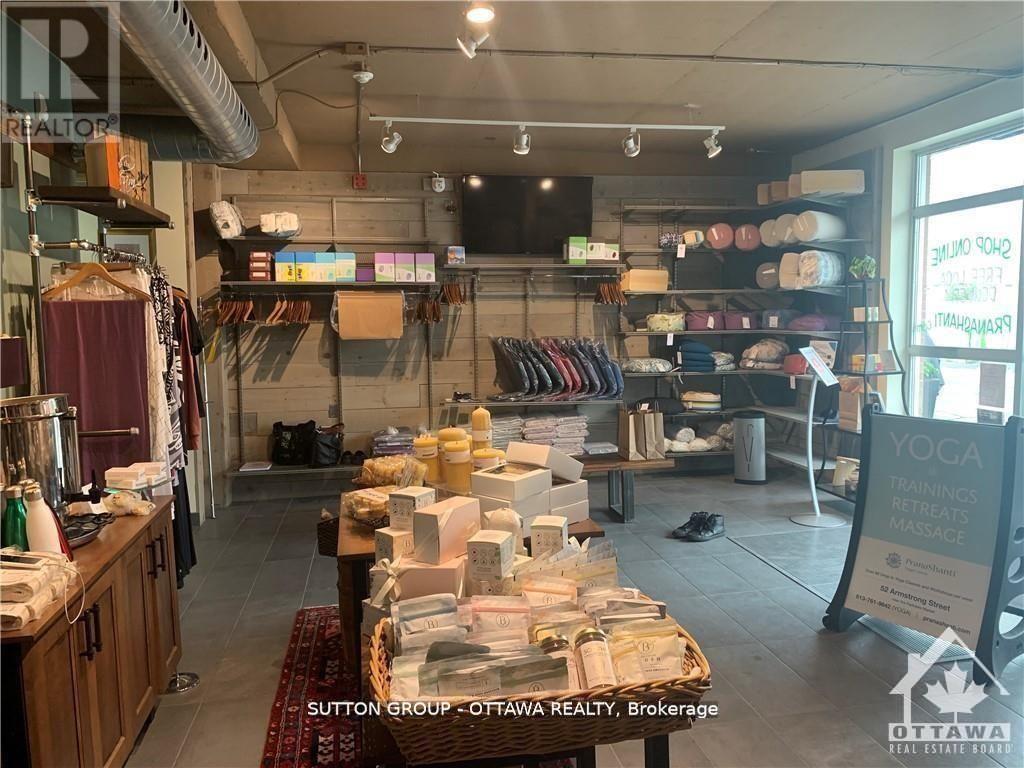 52 Armstrong Street W, Ottawa, Ontario K1Y 2V6 - Photo 2 - X12754318