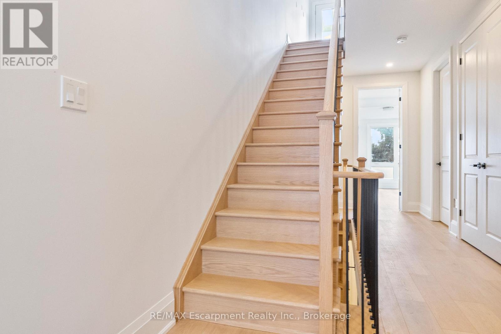 6 - 138 East Street, Oakville, Ontario  L6L 0H9 - Photo 11 - W12754328