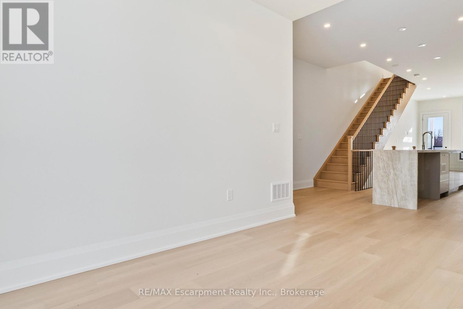 6 - 138 East Street, Oakville, Ontario  L6L 0H9 - Photo 25 - W12754328