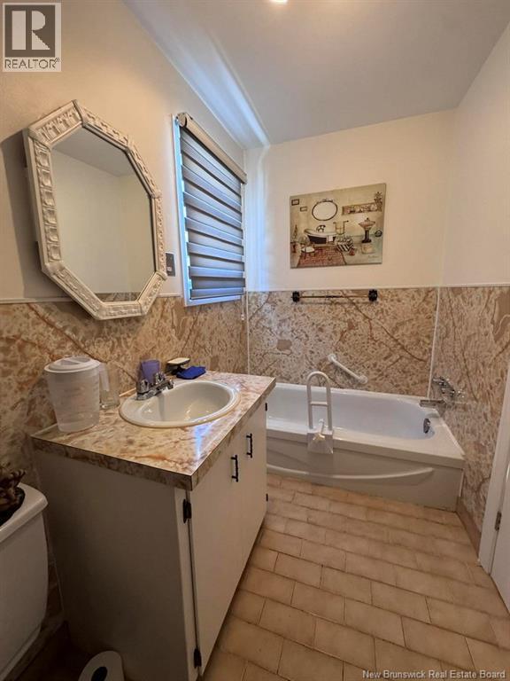 42 39th Avenue, Edmundston, New Brunswick  E3V 2X2 - Photo 16 - NB133103