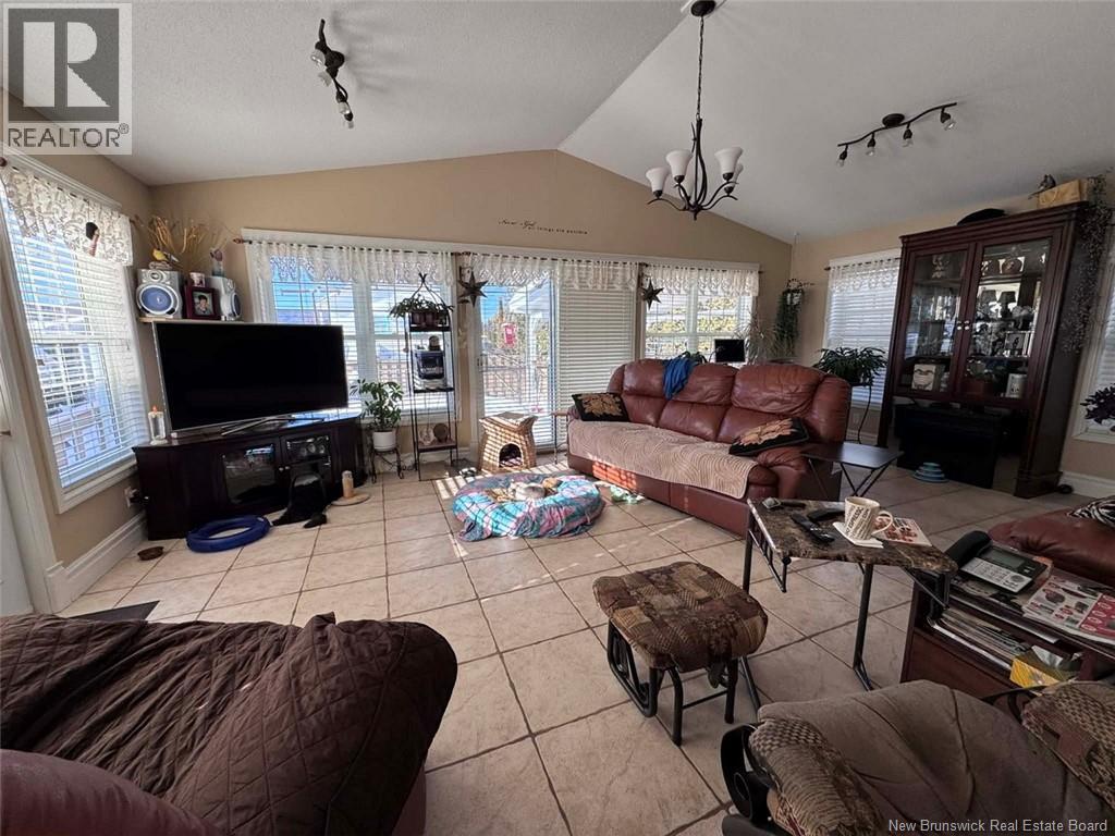 42 39th Avenue, Edmundston, New Brunswick  E3V 2X2 - Photo 5 - NB133103