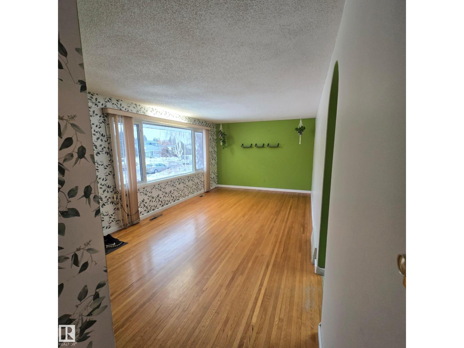 10966 158 St Nw, Edmonton, Alberta  T5P 2R9 - Photo 5 - E4470114