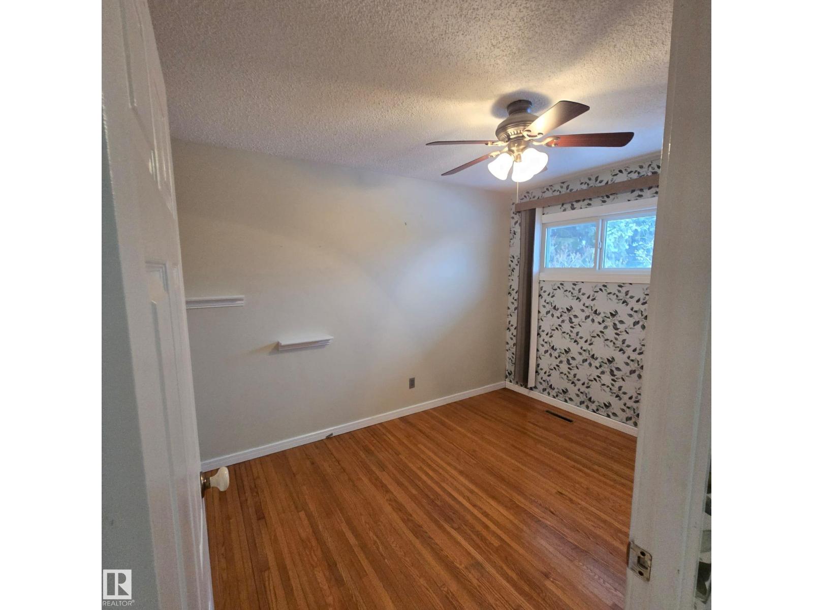 10966 158 St Nw, Edmonton, Alberta  T5P 2R9 - Photo 9 - E4470114