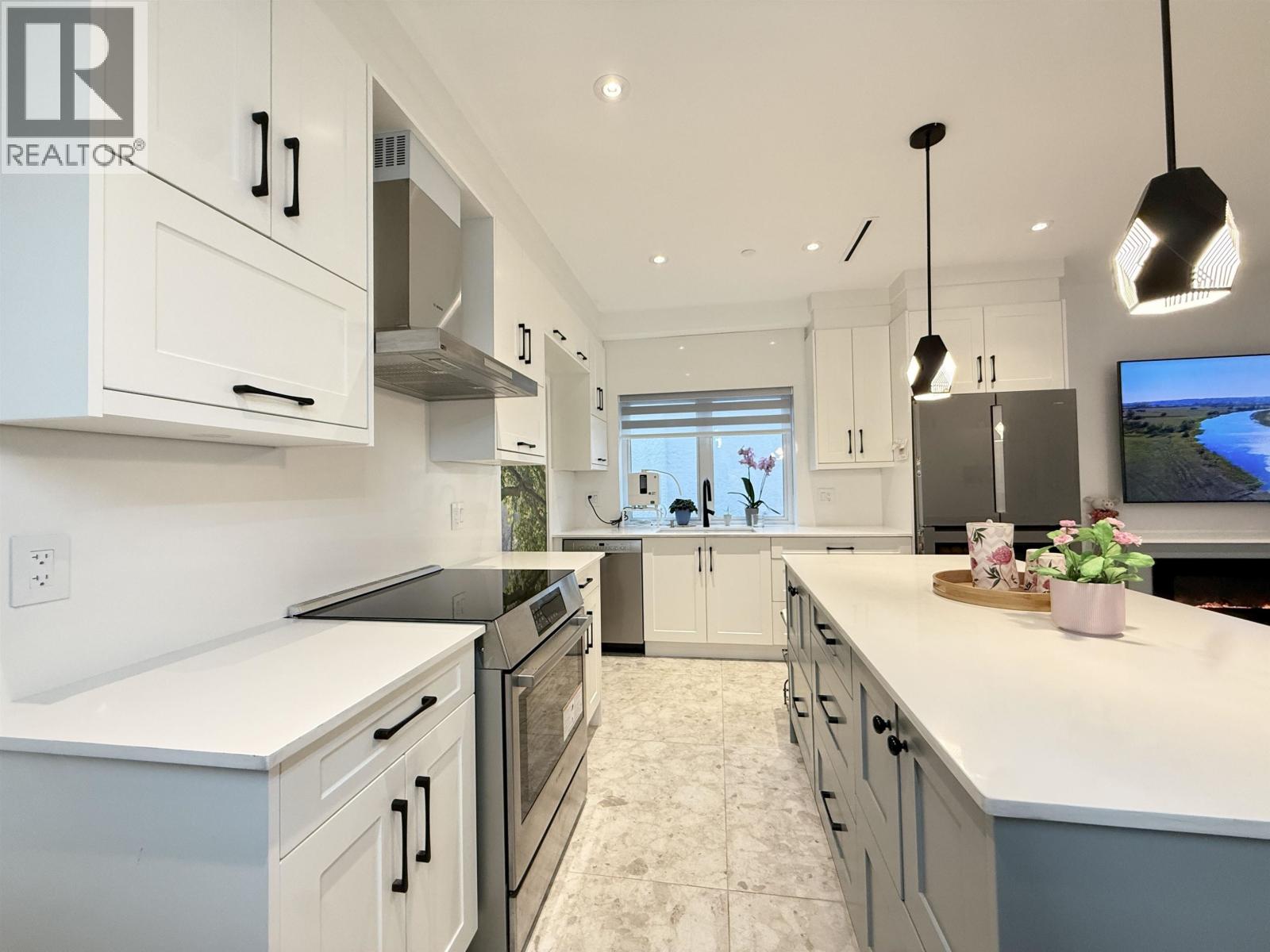 Listing Picture 6 of 37 : 2931 E 28TH AVENUE, Vancouver / 溫哥華 - 魯藝地產 Yvonne Lu Group - MLS Medallion Club Member