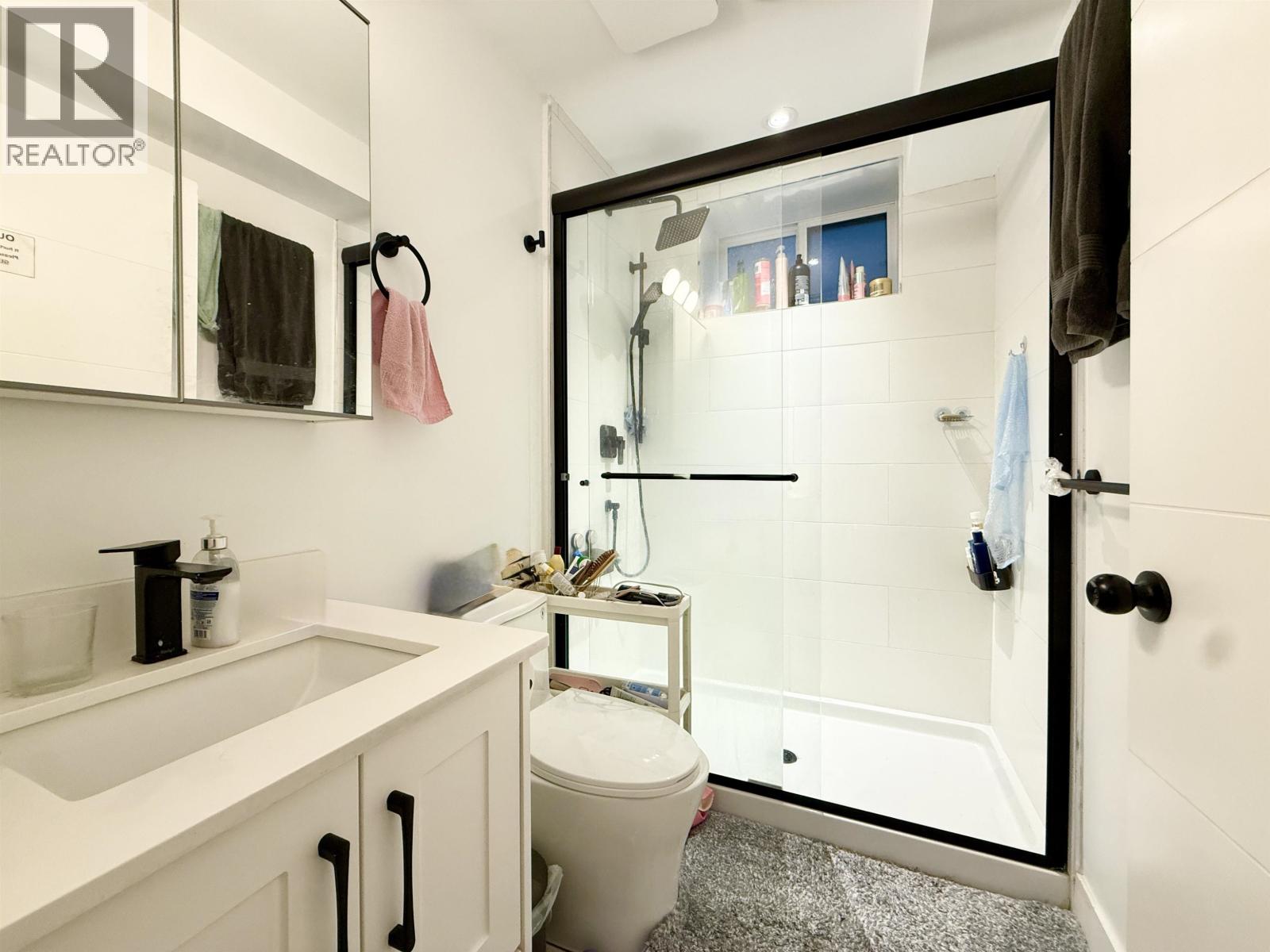 Listing Picture 19 of 37 : 2931 E 28TH AVENUE, Vancouver / 溫哥華 - 魯藝地產 Yvonne Lu Group - MLS Medallion Club Member