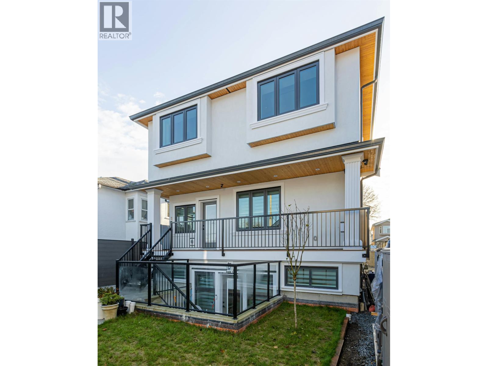 Listing Picture 34 of 37 : 2931 E 28TH AVENUE, Vancouver / 溫哥華 - 魯藝地產 Yvonne Lu Group - MLS Medallion Club Member