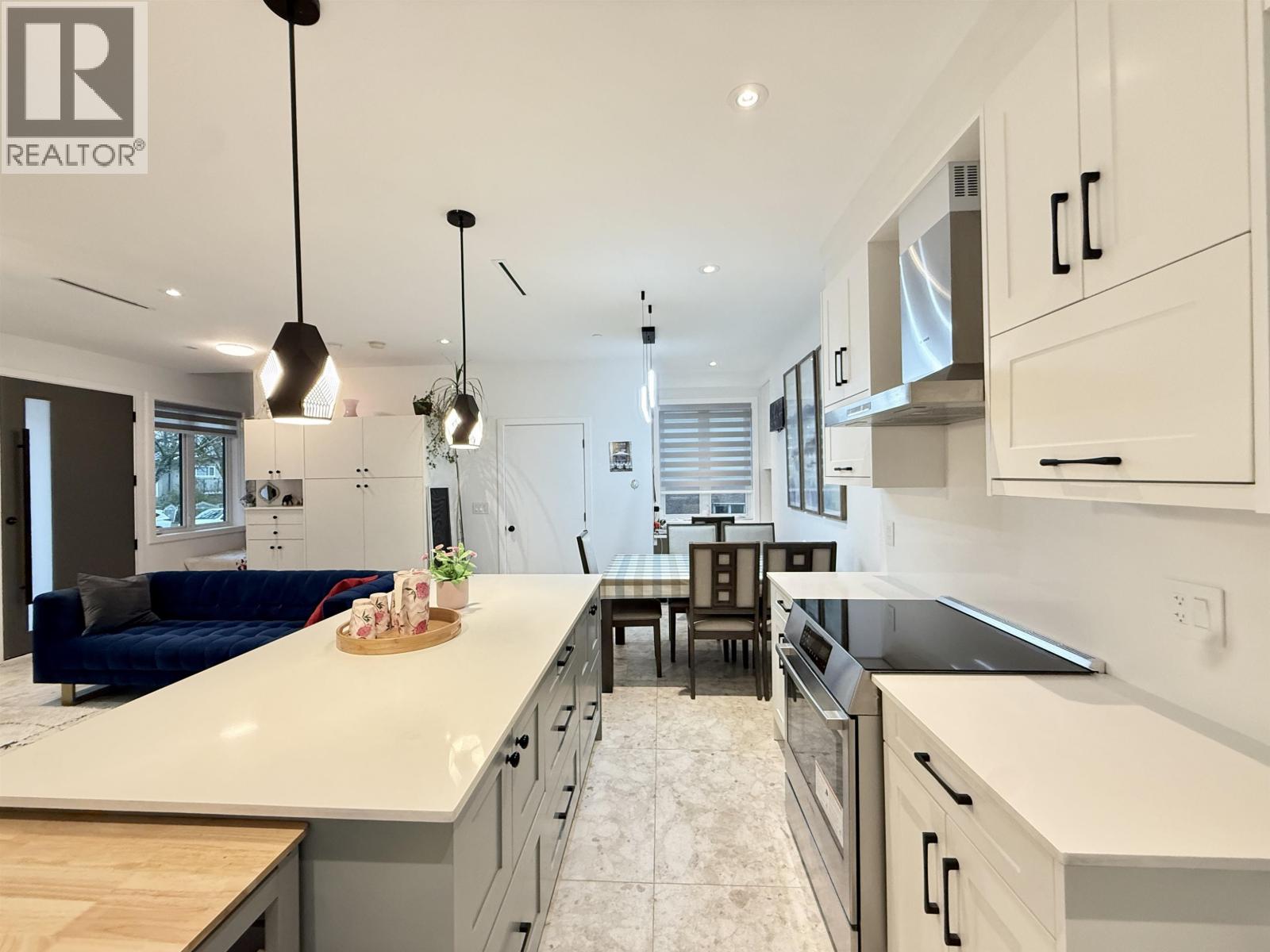 Listing Picture 7 of 37 : 2931 E 28TH AVENUE, Vancouver / 溫哥華 - 魯藝地產 Yvonne Lu Group - MLS Medallion Club Member