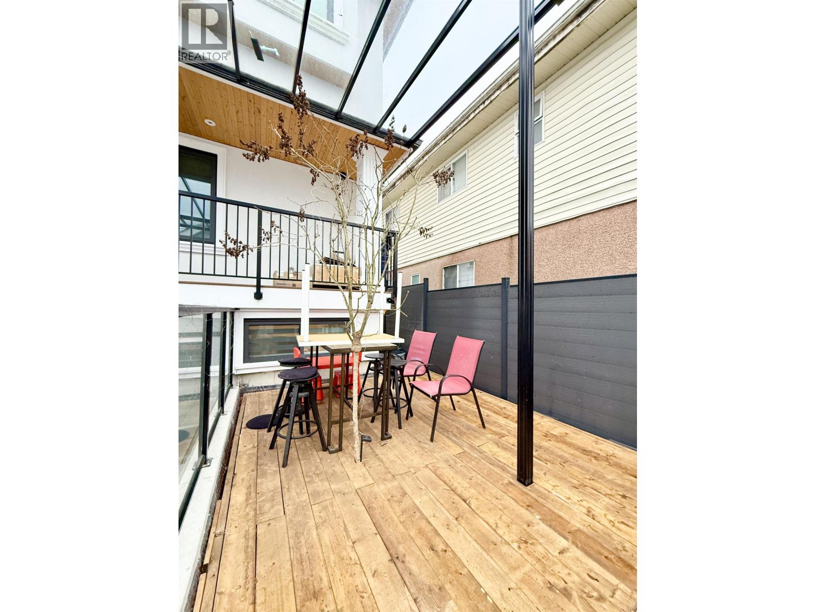 Listing Picture 30 of 37 : 2931 E 28TH AVENUE, Vancouver / 溫哥華 - 魯藝地產 Yvonne Lu Group - MLS Medallion Club Member