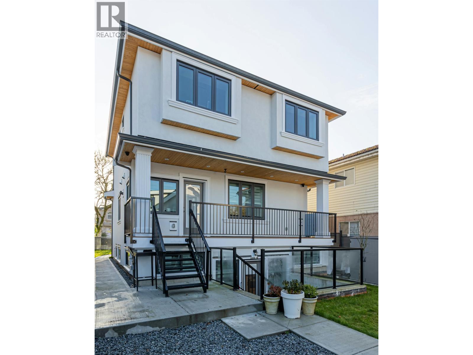 Listing Picture 32 of 37 : 2931 E 28TH AVENUE, Vancouver / 溫哥華 - 魯藝地產 Yvonne Lu Group - MLS Medallion Club Member