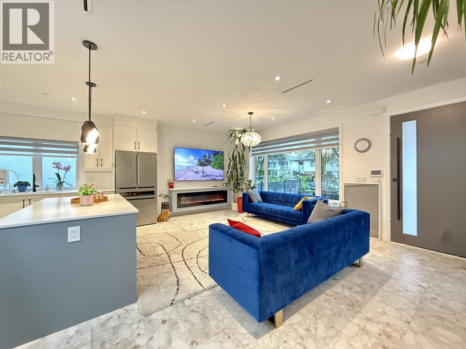 Listing Picture 4 of 37 : 2931 E 28TH AVENUE, Vancouver / 溫哥華 - 魯藝地產 Yvonne Lu Group - MLS Medallion Club Member