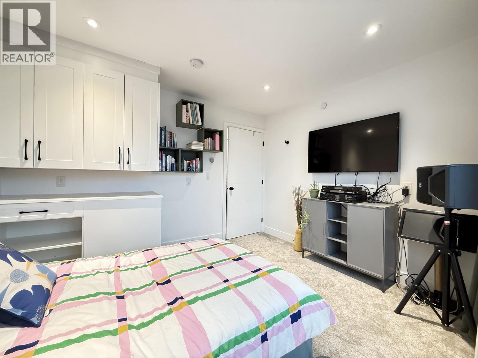 Listing Picture 16 of 37 : 2931 E 28TH AVENUE, Vancouver / 溫哥華 - 魯藝地產 Yvonne Lu Group - MLS Medallion Club Member